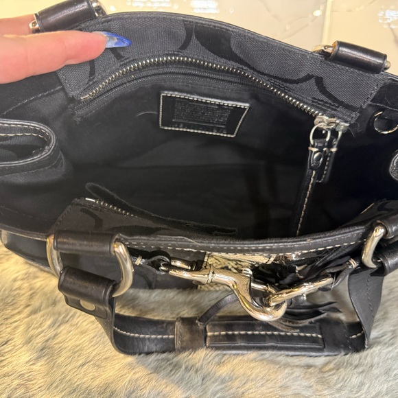 Coach Purse Shoulder Bag - Black leather canvas Python Snakeskin Hampton - Picture 14 of 16